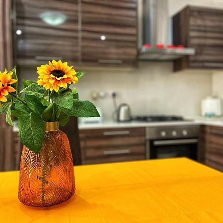 Charming Two Bedroom Apartment Pietà Zewnętrze zdjęcie