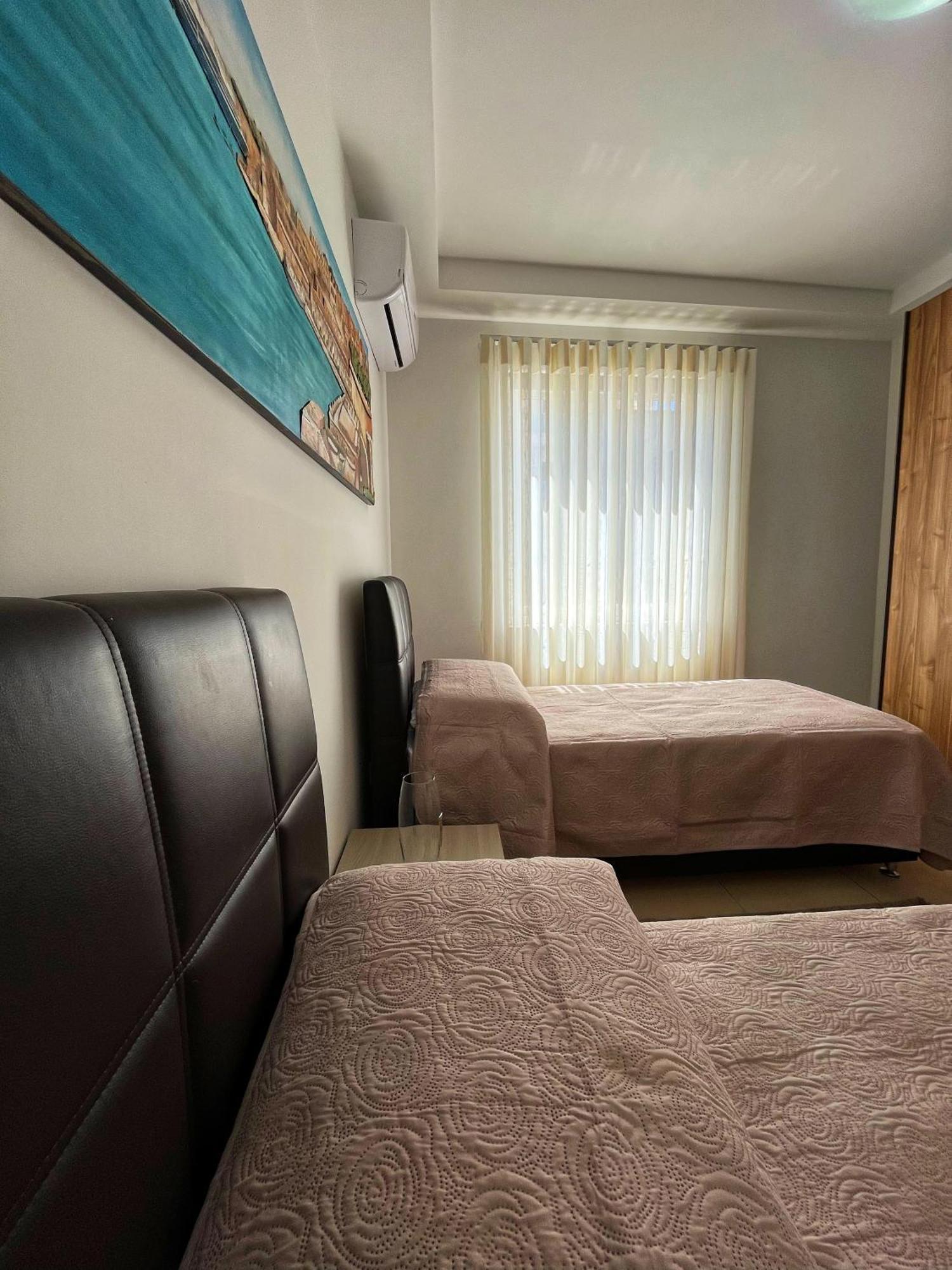 Charming Two Bedroom Apartment Pietà Zewnętrze zdjęcie